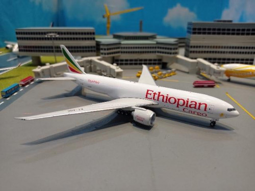 Phoenix:PH1745 1:400 Ethiopian Cargo 777-200F ET-ARK [Width 16 Length 17 Height 5 cms] 1