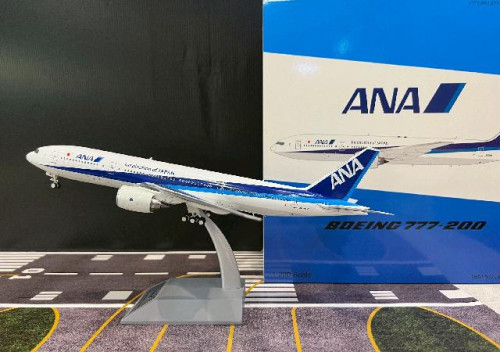 B Model 1:200 ANA B777-281 JA8199 B7728199 [Width 33 Length 32 Height 8 cm] 