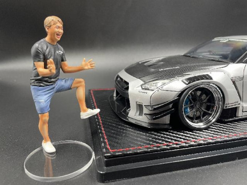 Ignition [IG2343] 1:18 LB-WORKS Nissan GT-R R35 type 2 Silver With Mr. Kato [Width 10 Length 25 Heig 8
