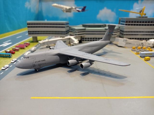GM122 1:400 C-5M Galaxy 69-0024 (Dover AFB) [Width 17 Length 19 Height 5 cms]