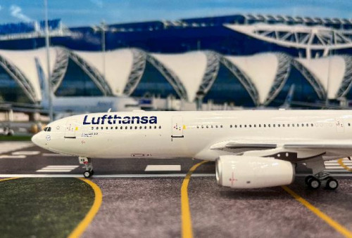 Inflight 1:200 Lufthansa A330-343 D-AIKR B333IKR [Width 30 Length 31 Height 8.5 cm] 5