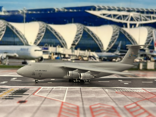 Gemini Jets 1:400 USAF C-5M #84-0061 (Dover) GM144 3