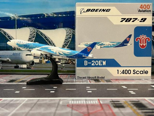 Aviation 1:400 China Southern B787-9 B-20EW AV4405 [Width 15 Length 15.5 Height 4.5 cm]