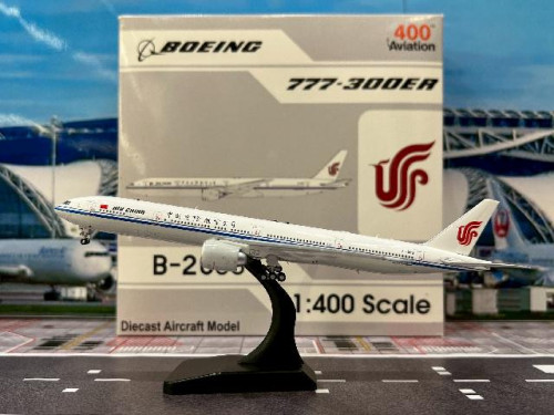 Aviation 1:400 Air China 777-300ER B-2085 AV4181 [Width 16 Length 18 Height 5 cm]