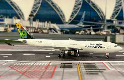 Phoenix 1:400 Afriqiyah A330-200 5A-ONH PH12062 [Width 15 Length 15 Height 4 cm] 2