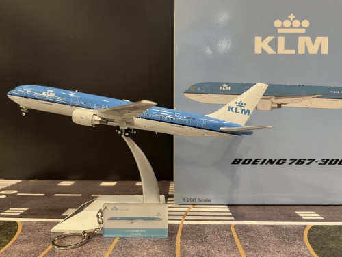 JFox 1:200 KLM 767-306ER PH-BZM JF7673011 [Width 24 Length 27 Height 8 cm]