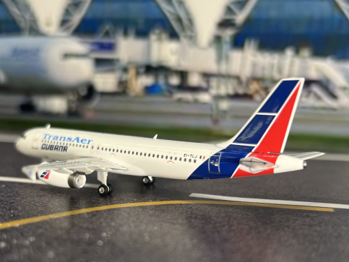 Phoenix 1:400 Cubana-Transaer A320-200 EI-TLJ PH1939 4