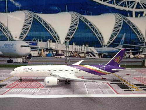 Phoenix PH1708 1:400 Thai 787-9 HS-TWB [Width 15 Length 15.5 Height 4.5 cms] 2