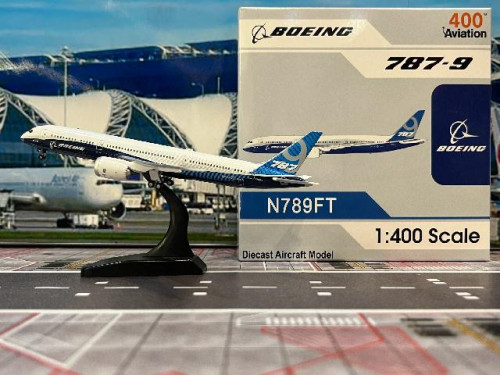 Aviation 1:400 Boeing B787-9 N789FT AV4403 [Width 15 Length 15.5 Height 4.5 cm]