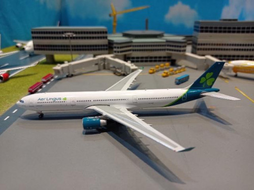 Phoenix:PH1752 1:400 AerLingus A330-300 G-EILA [Width 15 Length 15.5 Height 4 cms] 2
