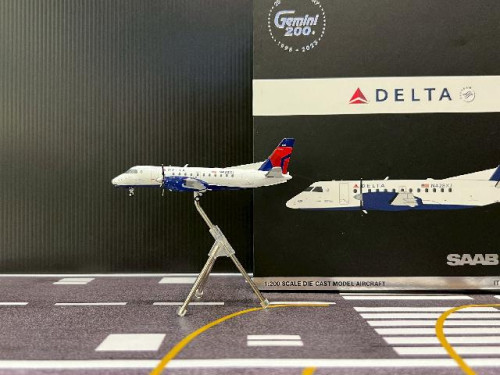 Gemini Jets 1:200 Delta Saab 340B N428XJ G21340 [Width 10.5 Length 9.5 Height 3 cms]