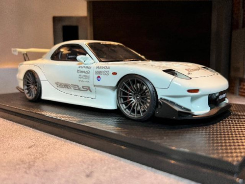 Ignition Model 1:18 Mazda RX-7 (FD3S) RE Amemiya White IG2232 1