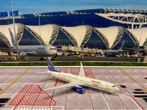 Gemini Jets GJ2306 1:400 Trump-Vance 737-800W N917XA [Width 9 Length 9.5 Height 3 cms] 1