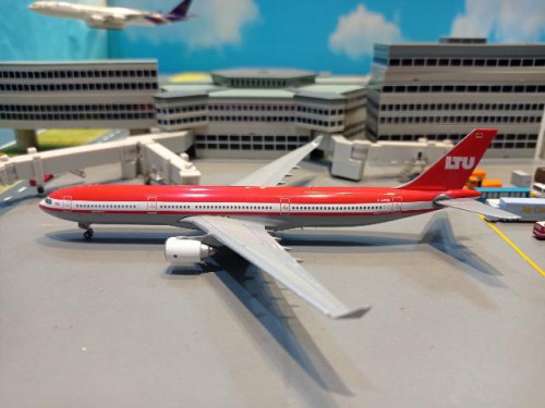Phoenix 1:400 LTU A330-300 D-AERG PH1827 [Width 15 Length 16 Height 4 cm] 2