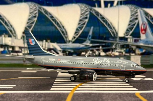 Inflight 1:200 Shuttle by United 737-522 N926UA IF735UA0824 [Width 14 Length 15.5 Height 4.5 cm] 2