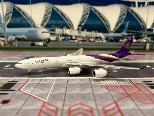Phoenix 1:400 Thai A340-500 HS-TLB PH12025 [Width 16 Length 17 Height 4 cm] 1