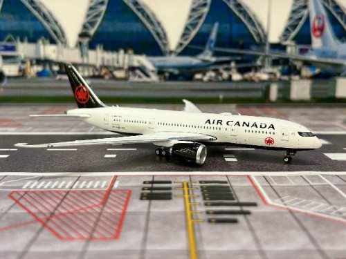 Phoenix 1:400 Air Canada 787-8 C-GHPY P4667 [Width 15 Length 14 Height 4 cm] 2