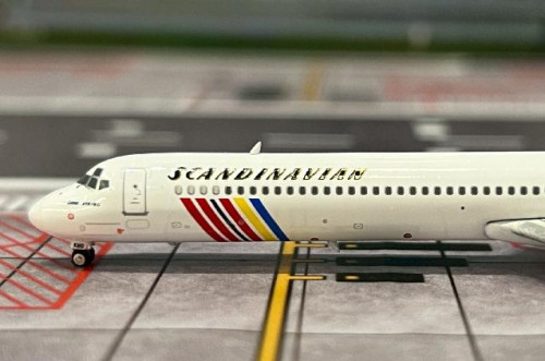 Phoenix 1:400 SAS MD-81 OY-KHO PH12055 [Width 8 Length 11.5 Height 2 cm] 5