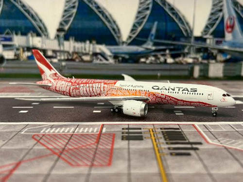 Gemini Jets 1:400 Qantas B787-9 VH-ZND 'Yam Dreaming' GJ2385 [Width 15 Length 15.5 Height 4.5 cm] 2