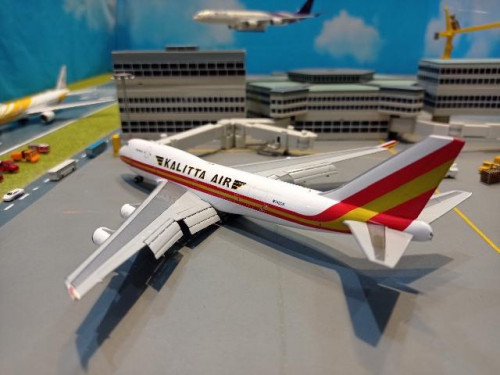 LH4234A 1:400 Kalitta 747-400BCF FD N742CK [Width 16 Length 16.5 Height 4.5 cms] 3
