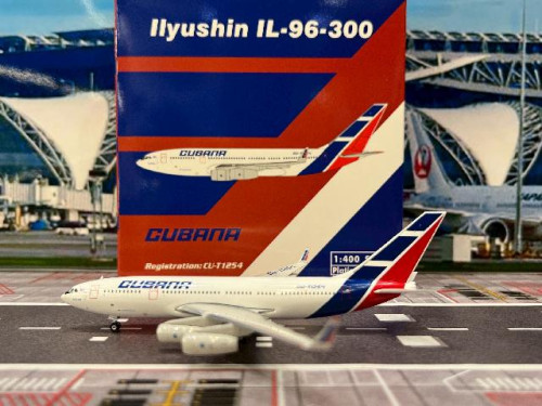 Phoenix 1:400 Cubana IL-96-300 CU-T1254 PH12019 [Width 15 Length 13.5 Height 4 cm]