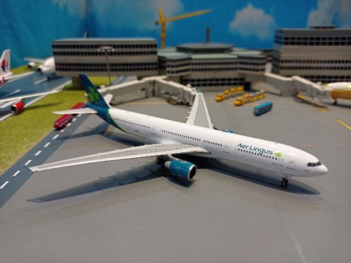 Phoenix:PH1752 1:400 AerLingus A330-300 G-EILA [Width 15 Length 15.5 Height 4 cms] 1