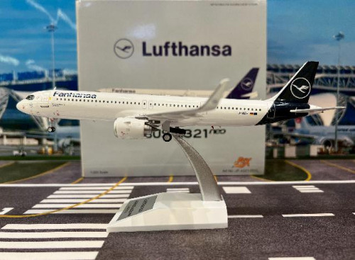  JFox 1:200 Lufthansa A321-211NX D-AIEH JFA321051L [Width 17.5 Length 22 Height 6 cm]