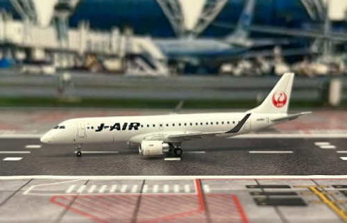 JC Wings 1:400 J-Air ERJ-190STD JA252J EW4190003 [Width 7 Length 9 Height 2.5 cm] 1