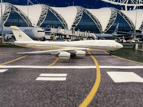 Phoenix 1:400 Brunei Sultan’s Flight 747-8 V8-BKH PH1947 [Width 18 Length 18.5 Height 4.5 cm] 2