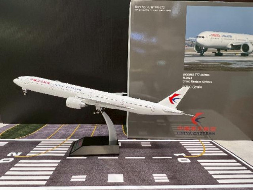 Inflight 1:200 China Eastern 777-39PER B-2025 KJB77W170 [Width 33 Length 37 Height 8 cm]