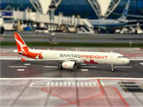 Phoenix 1:400 Qantas Freight A321 VH-XF4 PH1972 2