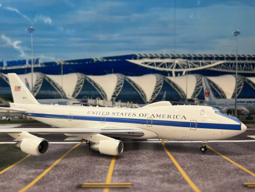 Inflight 1:200 USAF Boeing E-4B (747-200B) #73-1676 IF742E4B1676 [Width 30 Length 35 Height 10 cm] 2