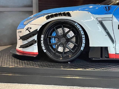 Ignition [IG2344] 1:18 LB Work GT-R R35 Ty2 Wht/Blu [Width 10 Length 25 Height 7 cms] 8