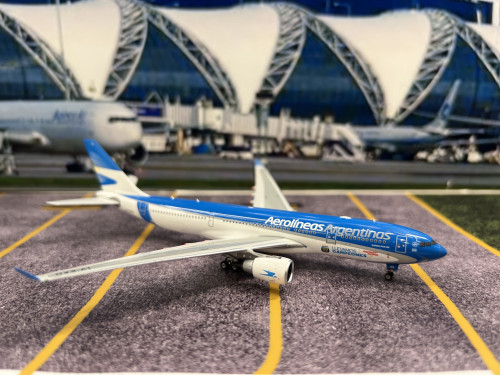 Phoenix 1:400 Aerolineas Argentinas A330-200 LV-KAO “Llevamos Campeones” P4600 3