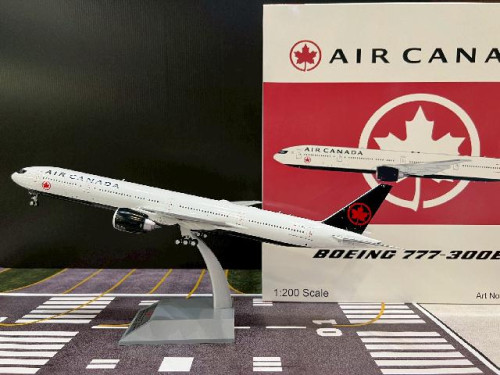 Inflight 1:200 Air Canada 777-333/ER C-FIUR B773ACIUR [Width 33 Length 37 Height 8 cms]