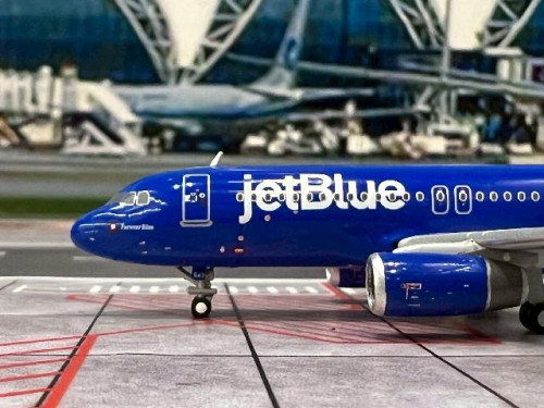 Gemini Jets 1:400 JetBlue A320-200 N547JB Forever Blue GJ2289 [Width 9 Length 9 Height 3 cms] 3