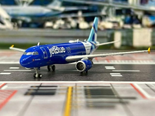 Gemini Jets 1:400 JetBlue A320-200 N547JB Forever Blue GJ2289 [Width 9 Length 9 Height 3 cms] 5