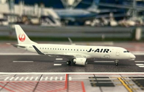 JC Wings 1:400 J-Air ERJ-190STD JA252J EW4190003 [Width 7 Length 9 Height 2.5 cm] 2