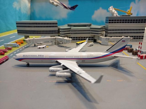Phoenix 1:400 Ilyushin IL-96-400 RA-96000 PH1892 [Width 15 Length 13.5 Height 4 cm] 2