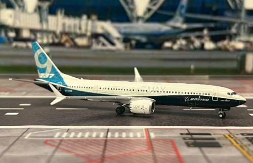 JC Wings 1:400 Boeing B737 MAX 9 N7379E LH4291 [Width 9 Length 10.5 Height 3 cm] 2