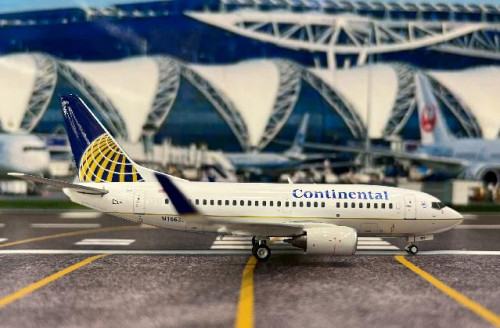Inflight 1:200 Continental 737-524 N16632 IF735CO0825 [Width 14 Length 15.5 Height 4.5 cm] 6