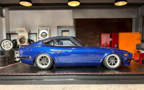 Ignition 1:18 Fairlady Z(S30)Blue MidNight With Mr.Akio Asakura IG3591 [Width 10 Length 25 Height 7 6