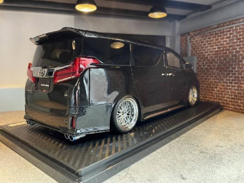 IG2429 1:18 Alphard H30W Lounge S Blk [Width 9 Length 28 Height 10 cms] 4