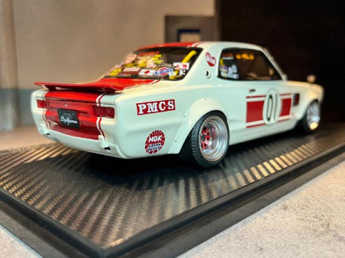 IG2661 1:18 LB-Works Hakosuka 2Door White/Red #01 [Width 10 Length 24 Height 7 cms] 3