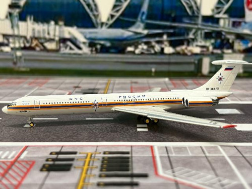 Phoenix 1:400 Russia Emercom IL-62M RA-86570 PH12006 [Width 11 Length 13.5 Height 3 cm] 1