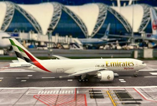 Gemini Jets 1:400 Emirates Sky Cargo 777-200LRF A6-E GJ2382 [Width 16 Length 16 Height 4.5 cm] 3