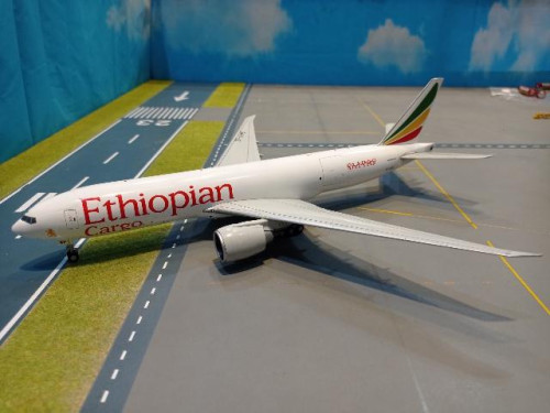 JCWings [XX20296C] 1:200 Ethiopian Cargo 777-200LRF ET-AWE [Width 33 Length 32 Height 8 cms]