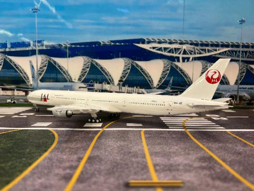 Inflight 1:200 JAL 777-346 JA8945 B773JAL945 [Width 33 Length 37 Height 8 cm] 3