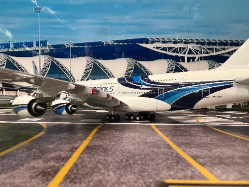 Inflight 1:200 Malaysia A380 9M-MNF '100th A380' IF380MH0526 [Width 41 Length 38 Height 12 cm] 8