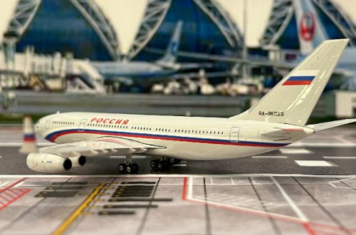 Phoenix 1:400 Rossiya SLO IL-96-300 RA-96023 PH12054 [Width 15 Length 13.5 Height 4 cm] 8